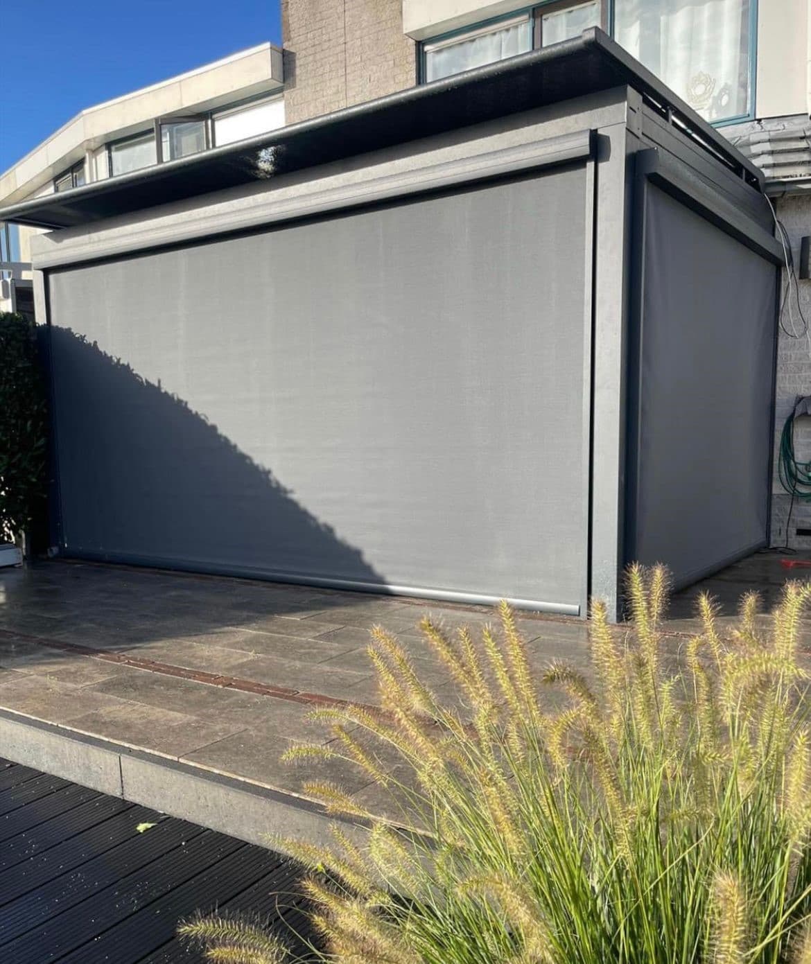 Een combinatie van esthetiek en functionaliteit – glaswanden die uw leefruimte verrijken.